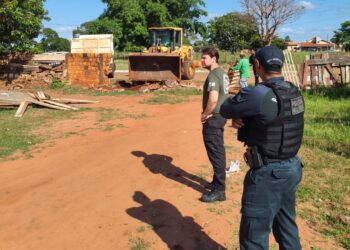 Capivara News TV: Polícia e Prefeitura derrubam ponto de drogas e prostituição em Bataguassu