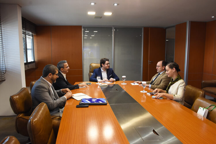 Fiems apresenta a embaixador da Hungria potencialidades do setor industrial de MS