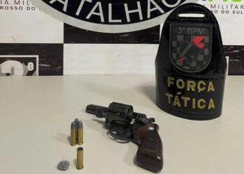 Esquizofrênico, idoso tem surto atira com revólver e quase atinge crianças em Dourados