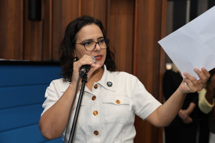 Deputada cobra explicações do Governo de MS sobre atraso em repasses consignados de servidores