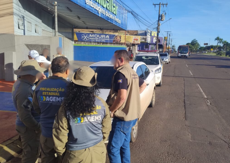 Agetran intensifica ações e combate transporte clandestino na cidade