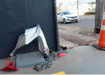 Vigilante morre ao ter moto atingida por veículo enquanto ia trabalhar na Av. Ceará