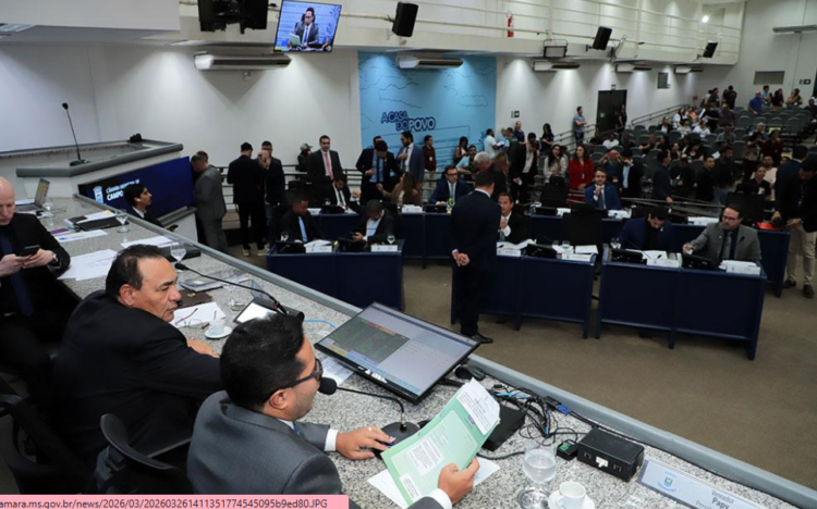 Câmara de CG aprova projetos sobre motoristas de aplicativo e passe estudantil