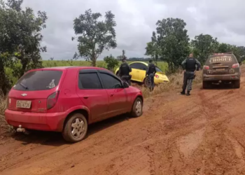 Cinco ladrões fazem mãe e filho reféns no Universitário, levam joias e carros; 2 são presos
