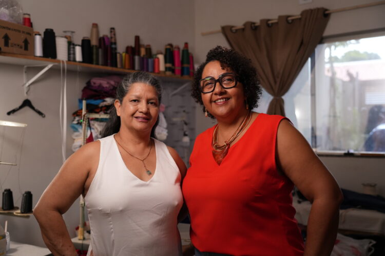 Periferia digital: Centelha ajuda a criar empresa que muda a vida de costureiras