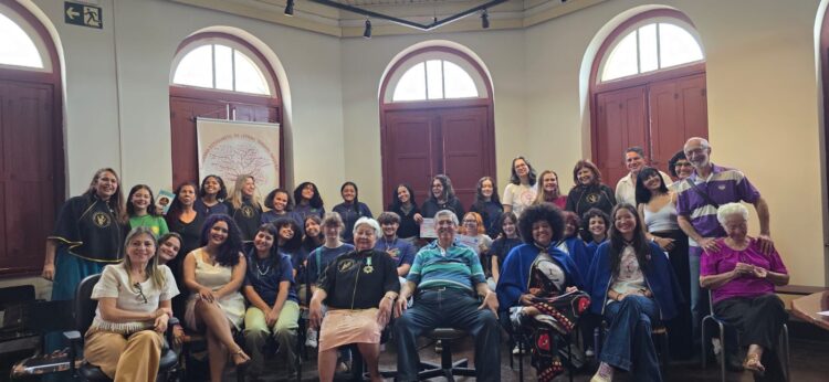 Literatura aproxima gerações em encontro promovido pela AFLAMS na Morada dos Baís