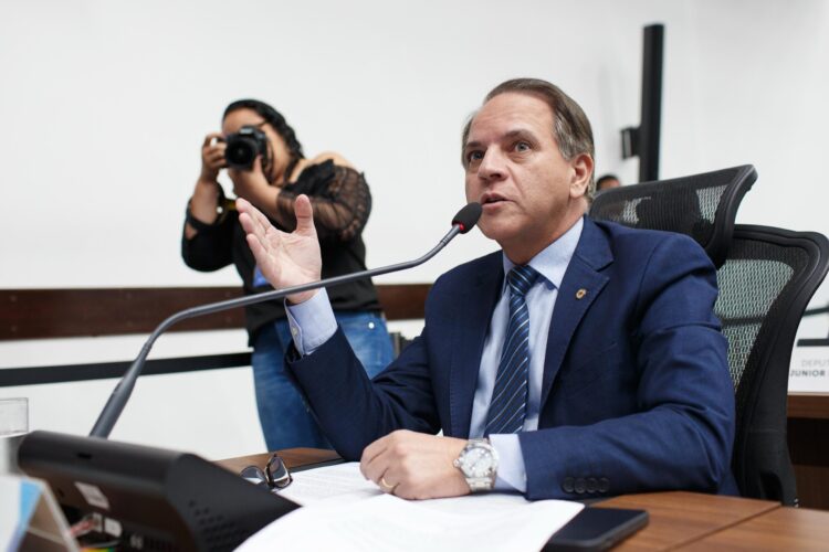 Deputado Coronel David aciona OAB Nacional para monitorar garantias de Bolsonaro