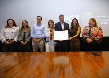 Governo de MS assina decreto para tornar linguagem pública mais clara ao cidadão