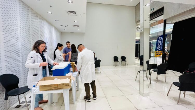 Vacinação contra a gripe para grupos prioritários acontece dias 28 e 29 em shopping de CG