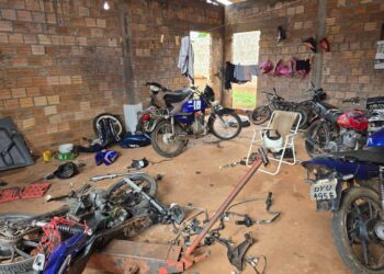 Adolescentes são apreendidos em Sete Quedas por furtarem moto do pátio do Detran