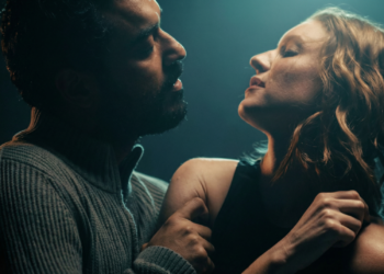 Capivara News TV: Lia Levin e Thomás Aquino encenam relação abusiva em clipe novo da cantora e compositora