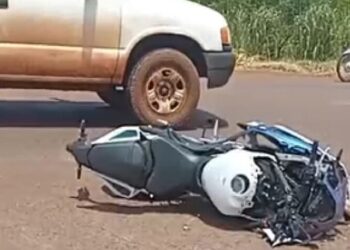 Caminhonete faz conversão na BR-463, atinge motociclista e o mata em Dourados