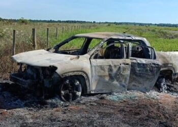 Corpo é encontrado carbonizado dentro de caminhonete em área rural de Coronel Sapucaia