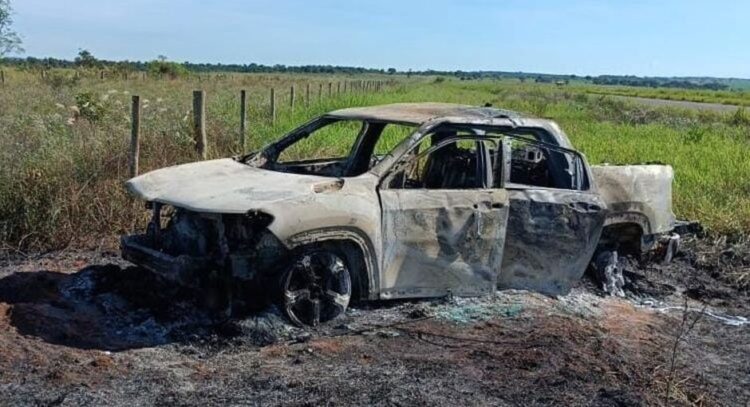 Corpo é encontrado carbonizado dentro de caminhonete em área rural de Coronel Sapucaia