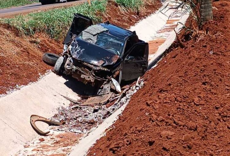 Idosa morre, após filho ficar com sono, perder controle e tirar carro da MS-276 em Dourados