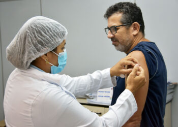 Sesi começa vacinação de 18 mil trabalhadores da indústria em MS