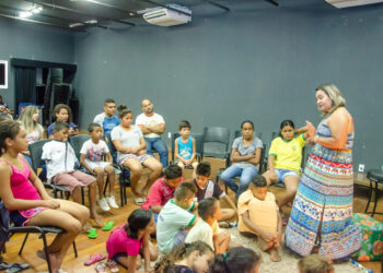 Sesc Corumbá realiza contação de histórias com Melina Melgar
