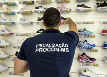 Mais de mil pares de tênis falsificados são apreendidos no Centro de Campo Grande