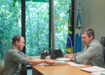 Riedel convoca reunião com militares após pedido de Coronel David