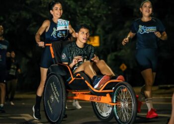 Após vencer o câncer e perder o irmão para a doença, Jaqueline encontrou na corrida novo sentido pra vida