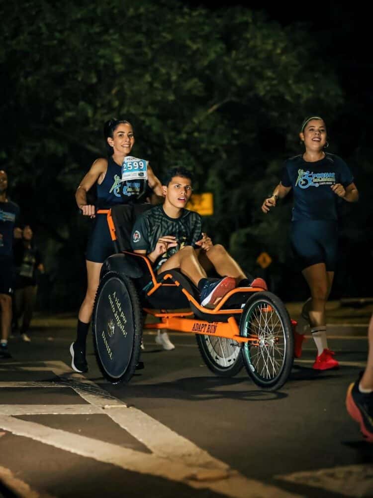 Após vencer o câncer e perder o irmão para a doença, Jaqueline encontrou na corrida novo sentido pra vida
