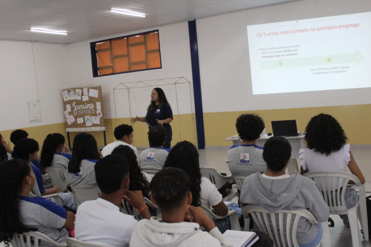 Projeto Mundo do Trabalho prepara adolescentes para ingresso no mercado profissional em Corumbá
