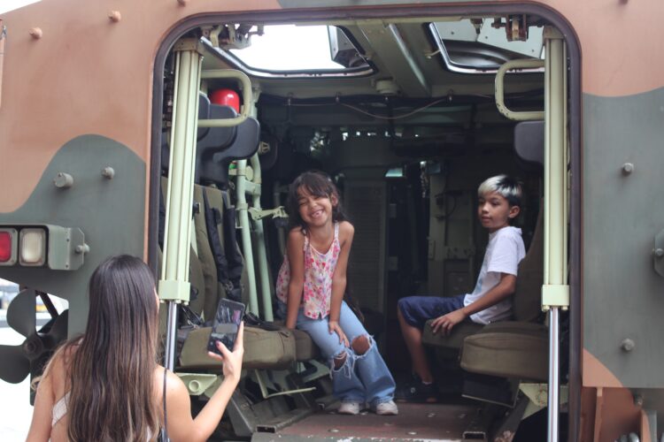 Fim de semana reúne exposição do Exército e dos Dragões Gigantes e programação gratuita em shopping