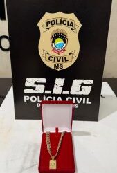 Conhecido é preso por furtar corrente de ouro avaliada em R$ 20 mil em casa de Dourados
