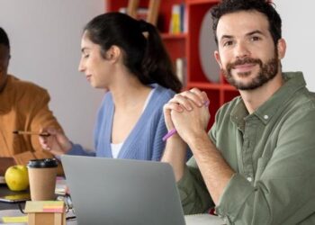 Empresas podem se qualificar de graça com cursos online; veja como se inscrever