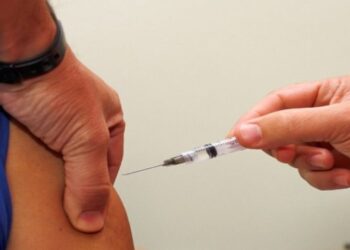 Prevendo 46,5 mil doses, SES alinha estratégia de vacinação contra chikungunya em Dourados e Itaporã