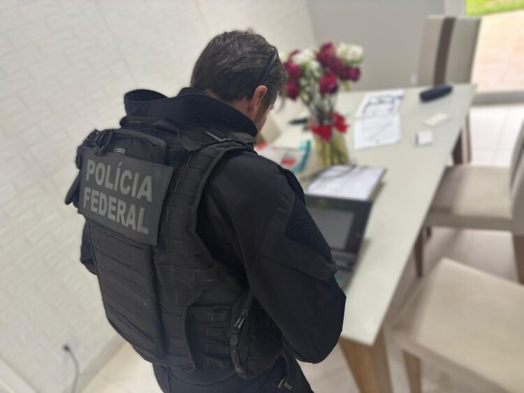 Grupo em CG vendia cartões bancários fraudados e teria movimentado R$120 milhões ilegais