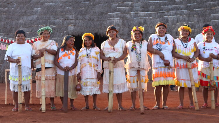 Rezadores Guarani e Kaiowá e artistas internacionais lançam álbum nas plataformas digitais
