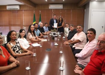 Governo de MS autoriza novo concurso com 2 mil vagas para professores da Rede Estadual