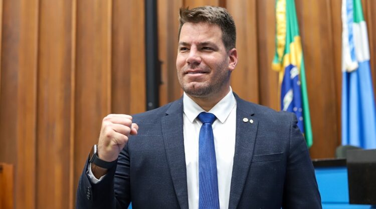 Instituto IPR revela que se a eleição fosse hoje Capitão Contar estaria eleito como senador por MS