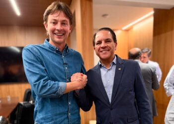 Ao lado de Riedel e Lucas Foroni, Coronel David reforça apoio a investimentos que aceleram a universalização do asfalto e saneamento em Rio Brilhante