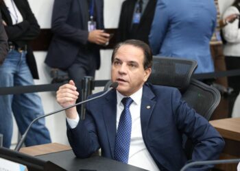 “Democracia não se resolve na agressão”, diz Coronel David ao rejeitar moção de apoio a vereadora do PT