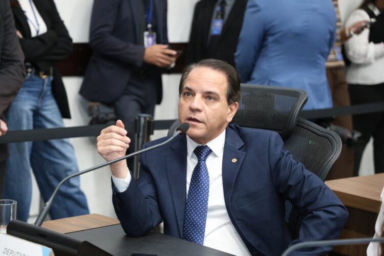“Democracia não se resolve na agressão”, diz Coronel David ao rejeitar moção de apoio a vereadora do PT