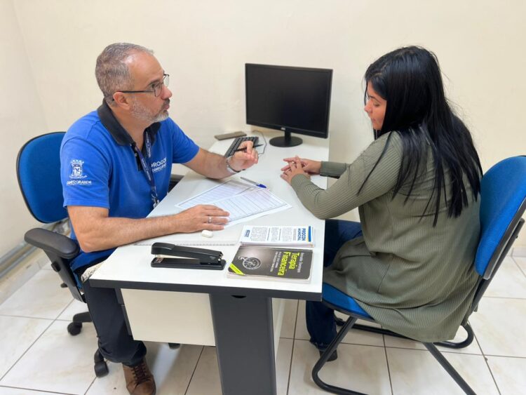 Procon oferece atendimento gratuito para consumidores endividados na Capital