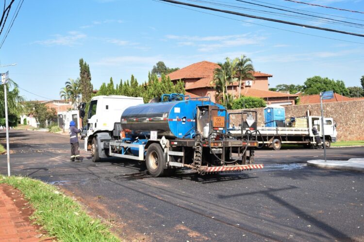 Prefeitura de Campo Grande anuncia R$ 5,2 milhões em asfalto e trator rural