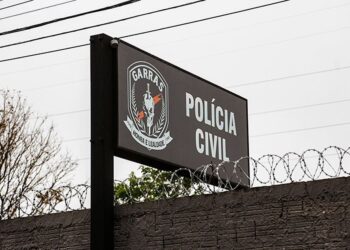 Jovem de 29 anos é presa por tráfico de drogas em comércio do Residencial Oliveira