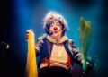 Palhaça Mixirica leva magia e humor ao Sesc Teatro Prosa com espetáculo infantil gratuito