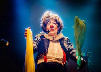 Palhaça Mixirica leva magia e humor ao Sesc Teatro Prosa com espetáculo infantil gratuito
