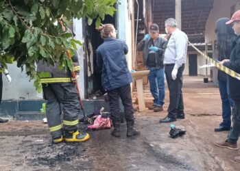 Mulher coloca fogo em banheiro de bar e mata homem que dormia no local em Dourados