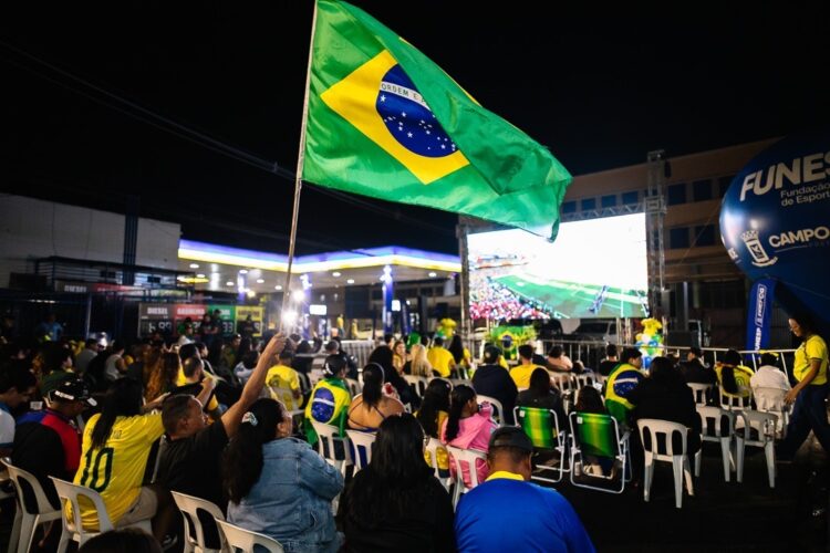 Cidade da Copa exibe Brasil e Japão com estrutura gratuita em Campo Grande