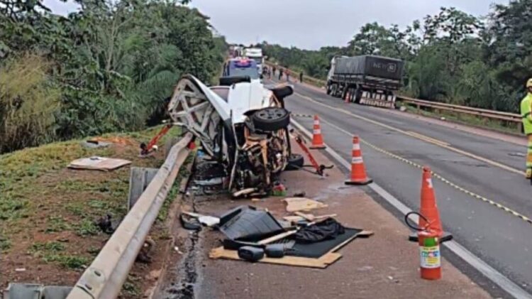Capivara News TV: Ultrapassagem indevida mata condutor de Fiat Fiorino na BR-163 entre Rio Verde e São Gabriel do Oeste