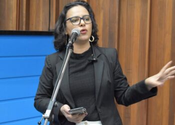 Alta da violência contra mulheres reforça urgência de políticas permanentes em MS, afirma Gleice Jane