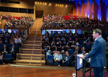 Entre inteligência artificial e desafios humanos, educação entra no centro do debate sobre o futuro