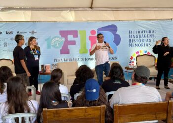 Na FLIB, poeta Sergio Vaz inverte a bússola e coloca a periferia no centro da literatura