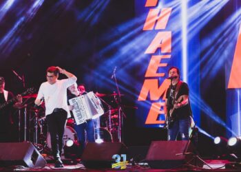 Com 35 anos de carreira, Magron Escobar celebra novo momento com o lançamento de “Numa Boa”