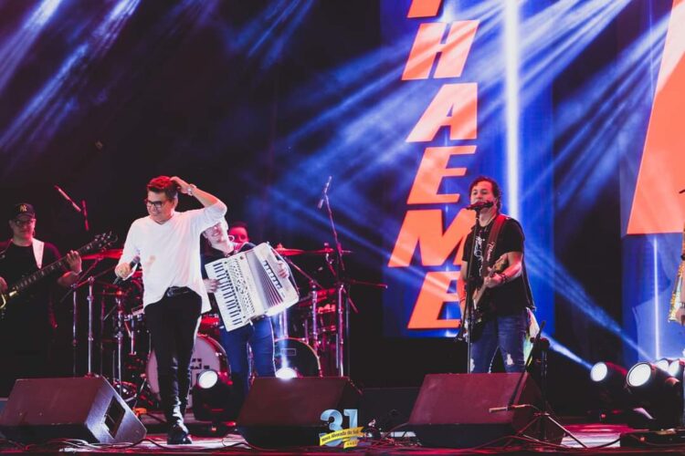 Com 35 anos de carreira, Magron Escobar celebra novo momento com o lançamento de “Numa Boa”